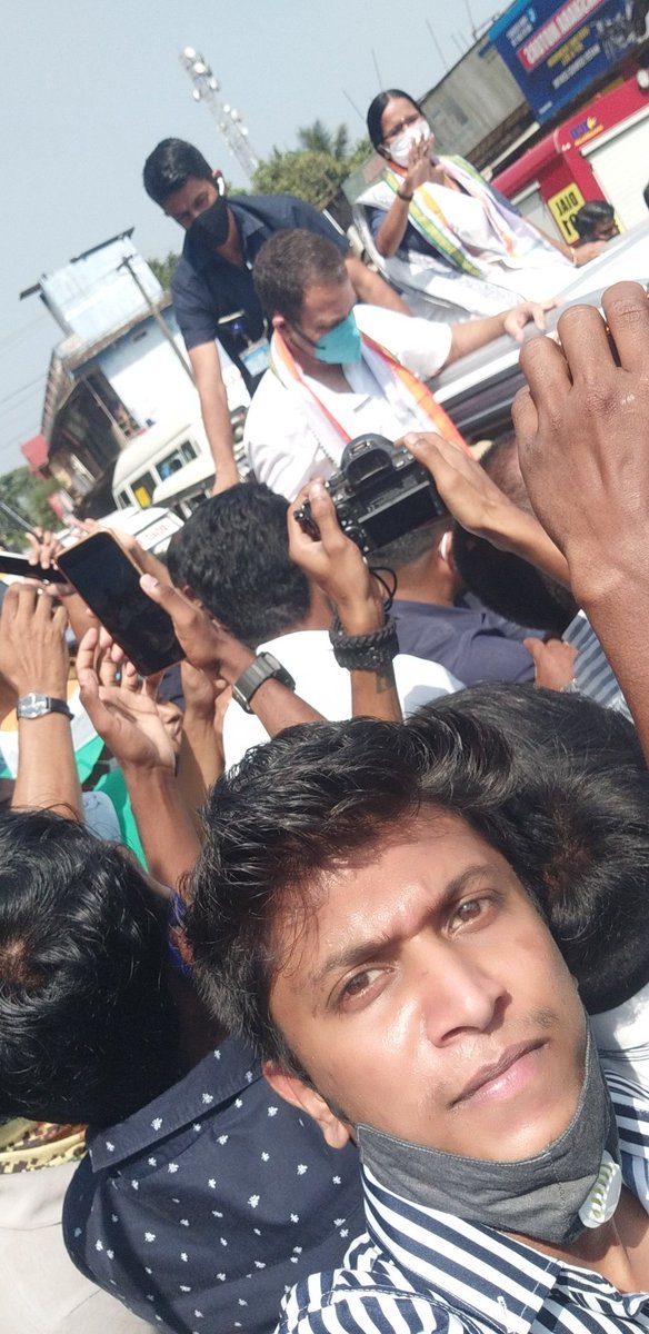 UdayShankarNSUI's tweet photo. #rahulgandhiinkerala #roadshow2021 @ Mananthavady, Wayanad District.
Honer to meet our National leader #RahulGandhi #RGforIndia #KeralaPolitics #nsuibangalore #jayalakshmiformananthvady https://t.co/aKgO32GRxd