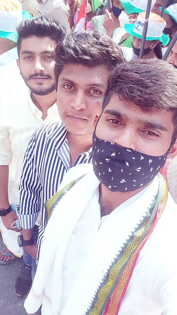 UdayShankarNSUI's tweet photo. #rahulgandhiinkerala #roadshow2021 @ Mananthavady, Wayanad District.
Honer to meet our National leader #RahulGandhi #RGforIndia #KeralaPolitics #nsuibangalore #jayalakshmiformananthvady https://t.co/aKgO32GRxd