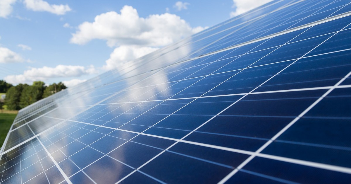 Im Forschungsprogramm SWEET fördert das Bundesamt für Energie Innovationen, die zur erfolgreichen Umsetzung der #Energiestrategie2050 beitragen. Die BFH-TI wird als Teil des Projekts in den nächsten Jahren den Netzanschluss dezentraler Erzeuger erforschen.
fal.cn/3epyJ