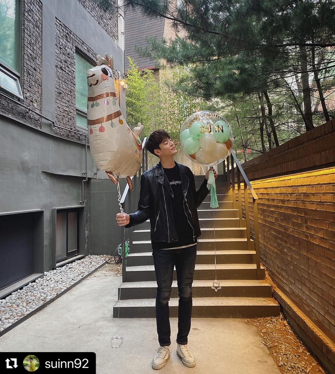 Suinn92_fan's tweet photo. #문수인 
#Happy_SUINN_DAY
#Moonsuin 

생일이라고 더 이쁘네 🖤
매일 오늘처럼 행복하게 해줄게요🙈 https://t.co/pzjlQXRIt6