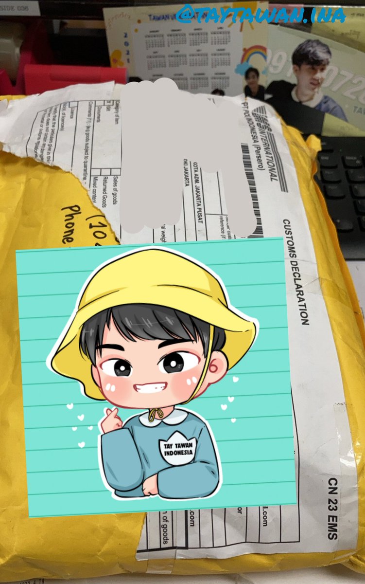 TayTawan_INA's tweet photo. Our gift for @Tawan_V today is a special gift that we sent all the way from Indonesia to Thailand. What is it naaaaa?? 🤭🤭🤭
Thank you so much @Smiles_Tt for taking care of our gift and giving this to our love one. 😊🙏🏼
#BOYSDONTCRY #tawan_v #เตตะวัน #ชาวบ้าน #chaobaanproject https://t.co/8yT1spKoSQ