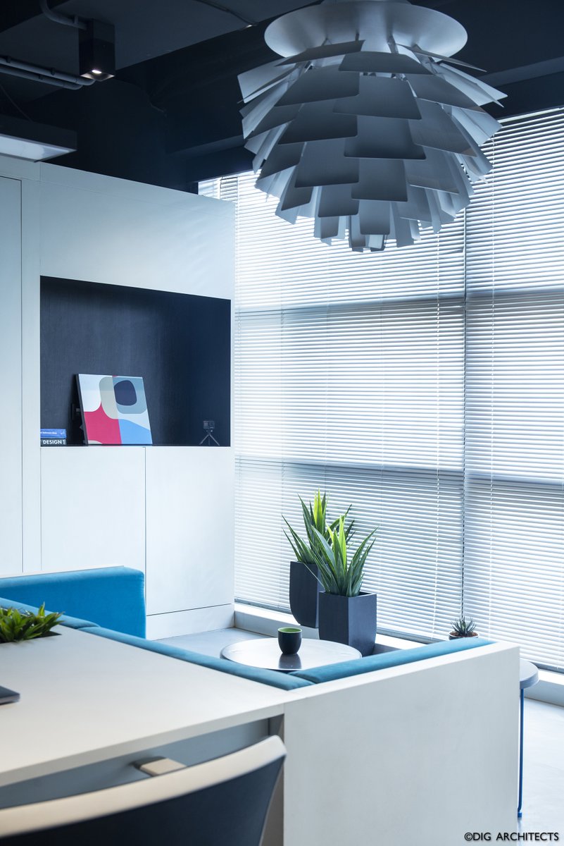 ArchitectsDig's tweet photo. The 1,700-sq-ft Twin Block Office sports an undeniably relaxed air wherein a crisp, contemporary canvas is elevated with stylish features.

#DIGDesignStudio #DIGArchitects #Officedesign #DesignSolutions #InsideOutside https://t.co/mVHbUGY5vw