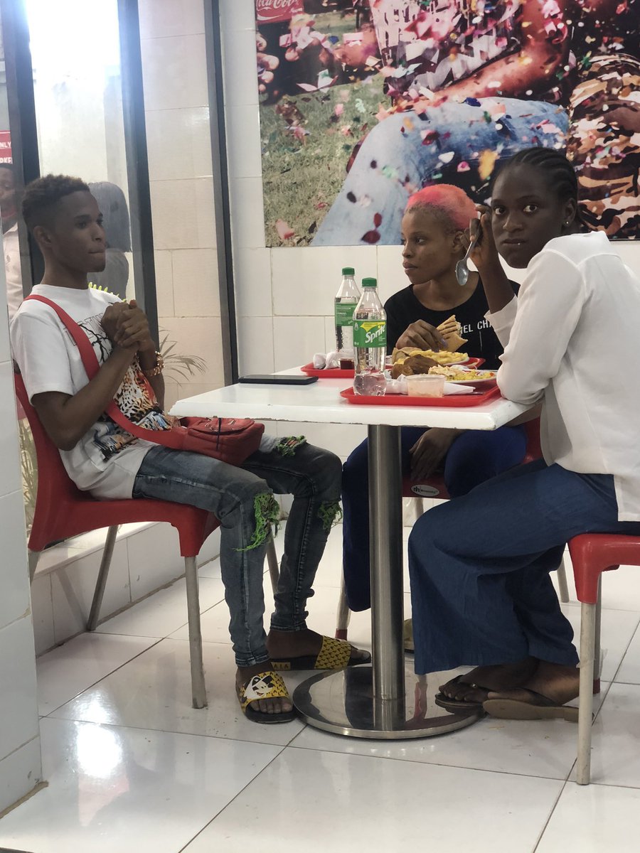 _Channingtons_'s tweet image. What do you see in this picture?