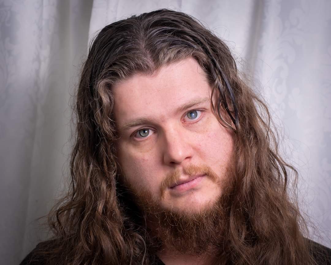 4th_Perspective's tweet photo. Being a photographer, I'm not ofte in front of the camera but just so often I'll take a self portrait, and rarely of those times I'll keep it.
Here is one of those.
You can see the cloudiness of my left eye too!
#knowyourartist #NFTartist #4thperspective @BozzKitty https://t.co/Hi6RY9Xyd0
