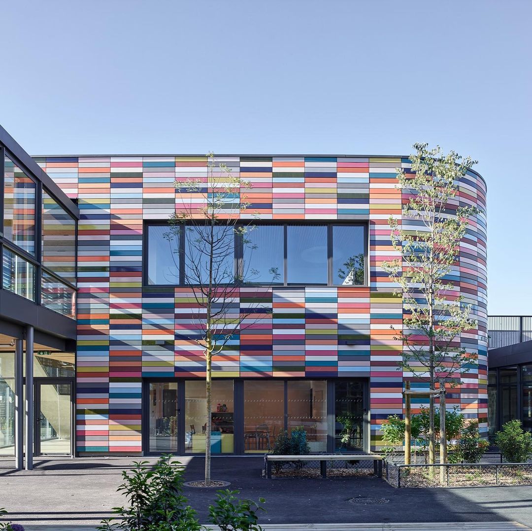 Lopochina's tweet photo. School complex "Genevieve Antonis"

Architect: Véronique Joffre Architecte | Toulouse

#architecture  #design  #buildinpublic #cladding  #exterior  #manufacturing  #tile https://t.co/hkRiBkfenf