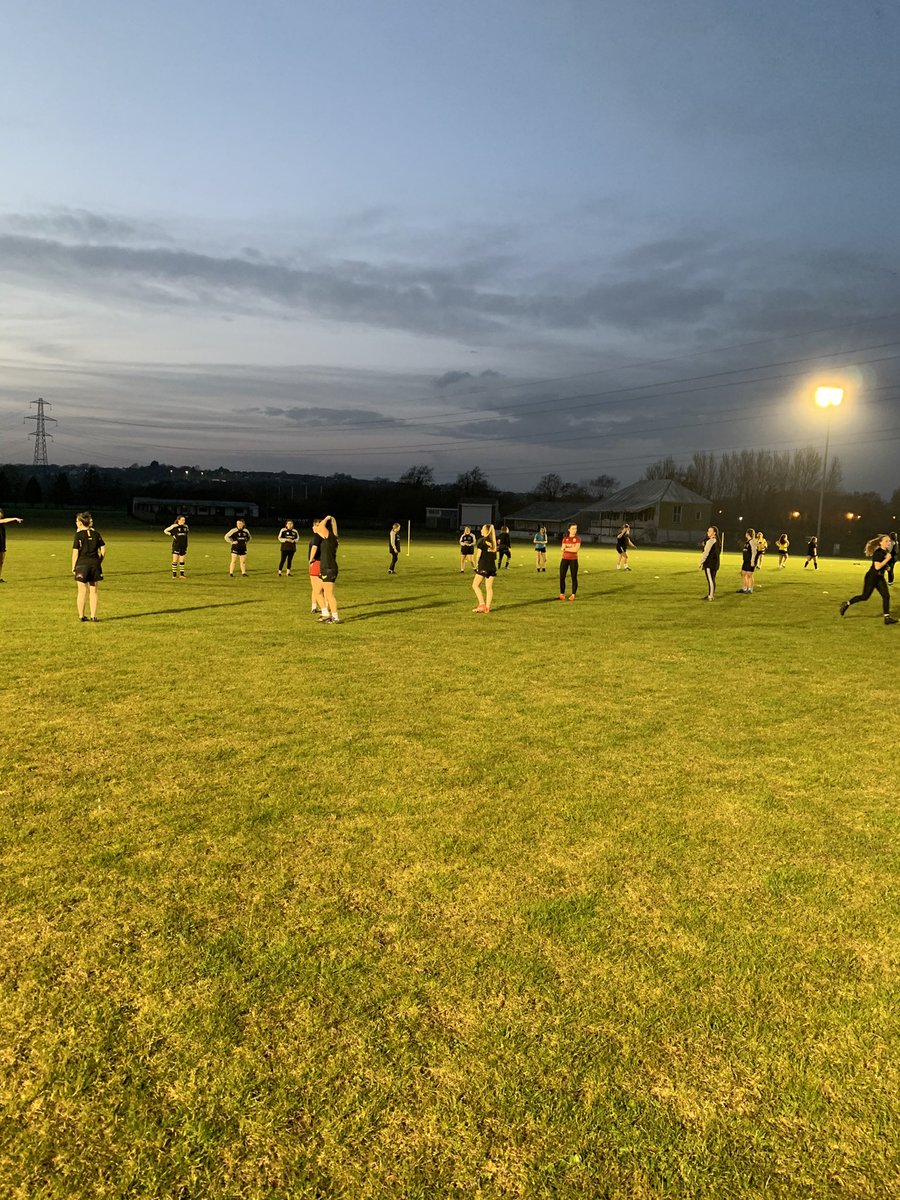 geraintrugby's tweet photo. Thanks for the welcome @WestSwanseahawk last night - great to see so many players enjoying, smiling &amp; having fun - great skills- impressive. Well done also to the coaches and parents - thanks also to @SiwanLillicrap for attending👍 @WelshRugbyUnion https://t.co/RgNKuuygAg
