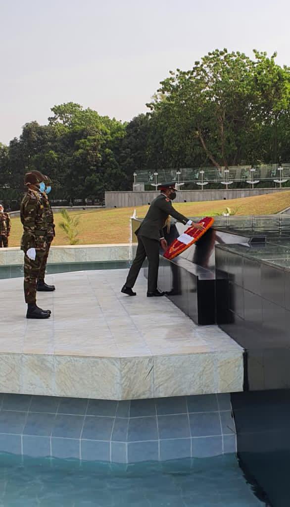 LtGenShamaal's tweet photo. Truly honoured to lay the wreath at the Shikha Anirban &amp; receive the Ceremonial Guard. Overwhelmed by the impressive reception extended to me &amp; my delegation at the Bangladesh Army HQ today. https://t.co/5KooAfdjNR