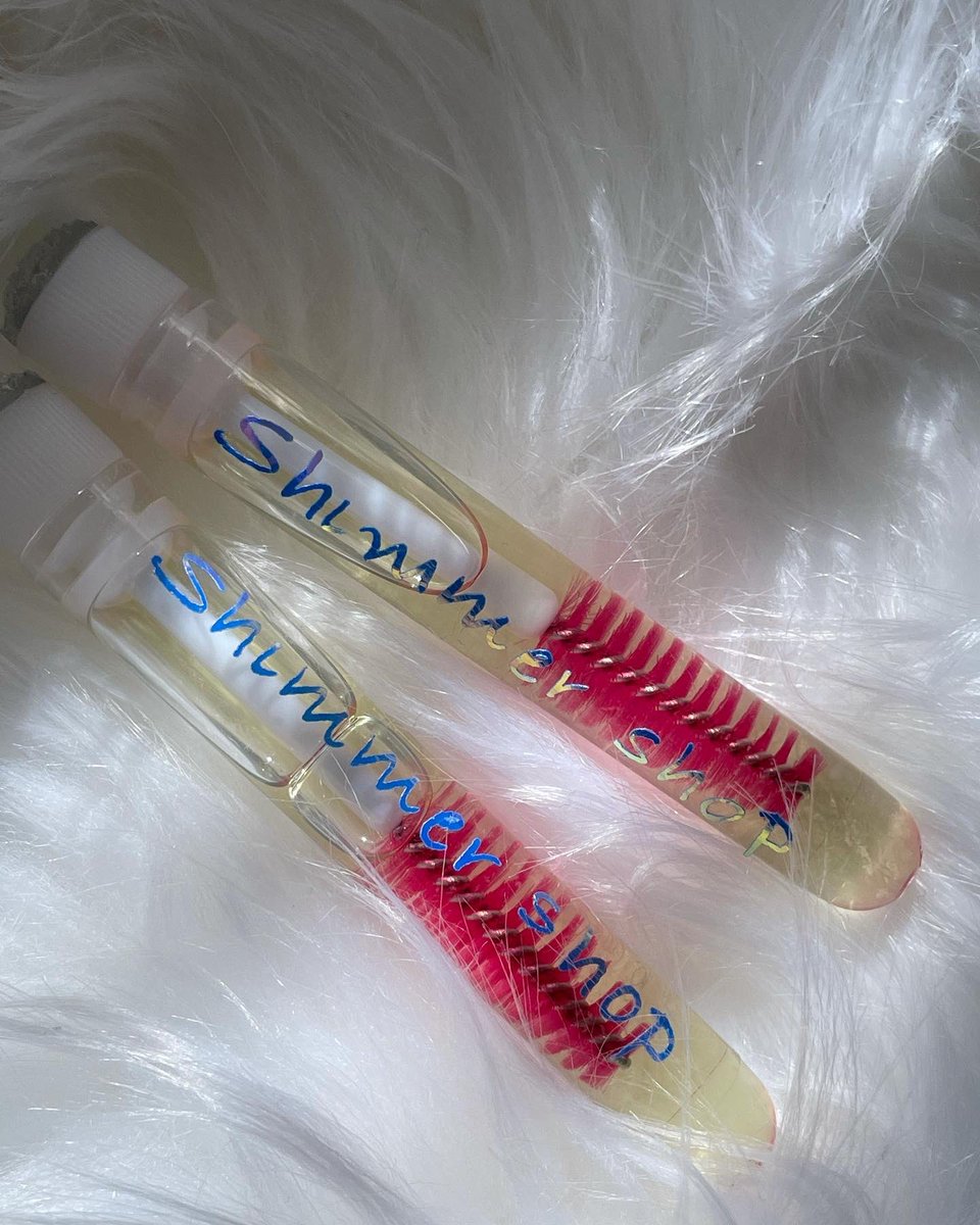 _cecyyyt's tweet photo. To all you girls  trying to grow your eyebrows and get them thick  check out my shimmer shop “ Oh Honey “ https://t.co/VzrsWr4vAh