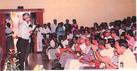 Raghunath Mashelkar (@rameshmashelkar) on Twitter photo Great scientist Ashish Lele became Director of <a href="/csir_ncl/">CSIR-National Chemical Laboratory</a> today.
Proud moment for <a href="/CSIR_IND/">CSIR, India</a>
Remember my first day in same office on 1 June 1989 addressing 1000+ staff about our aspirational dreams
Dreams that came true..
mashelkar.com/index.php/work… Great scientist Ashish Lele became Director of <a href="/csir_ncl/">CSIR-National Chemical Laboratory</a> today.
Proud moment for <a href="/CSIR_IND/">CSIR, India</a>
Remember my first day in same office on 1 June 1989 addressing 1000+ staff about our aspirational dreams
Dreams that came true..
mashelkar.com/index.php/work…