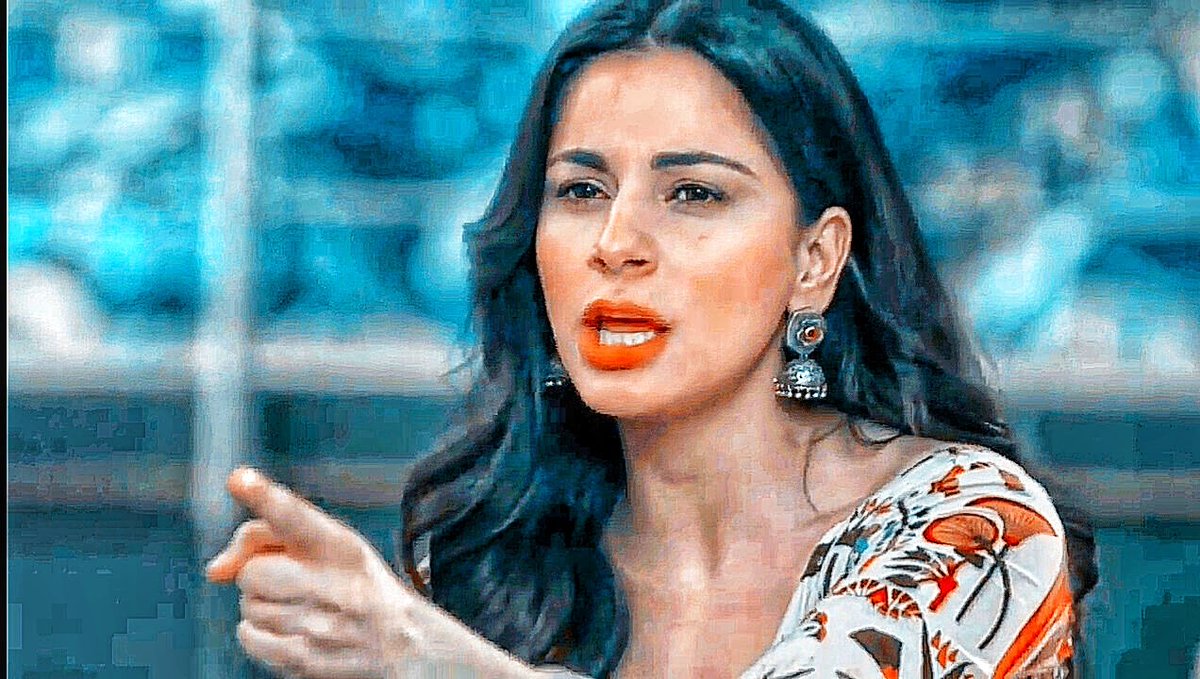 Pheer14031963's tweet photo. Agar kisi ne mere karan ko apne gande mooh se kiss karne ki koshish ki to mai uske 😁daant torh dungi😌 https://t.co/I3TYMAvakz