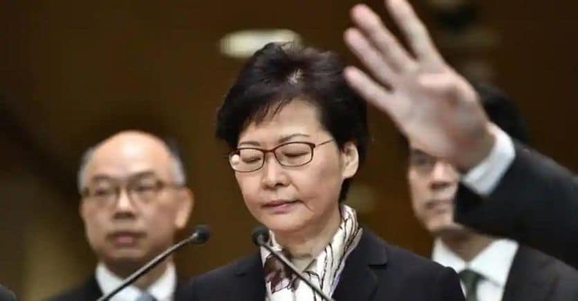 Hong Kong si prepara alla riforma elettorale e condanna otto attivisti dlvr.it/RwnTpF