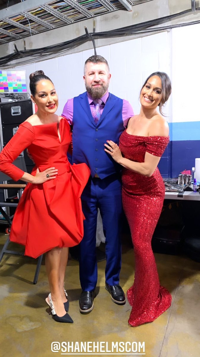 BellaSourceOrg's tweet image. New photo Via Nikki's Instagram #NikkiBella #BrieBella #BellaArmy #TheBellas #BellaTwins #WWEHOF (@BellaTwins)