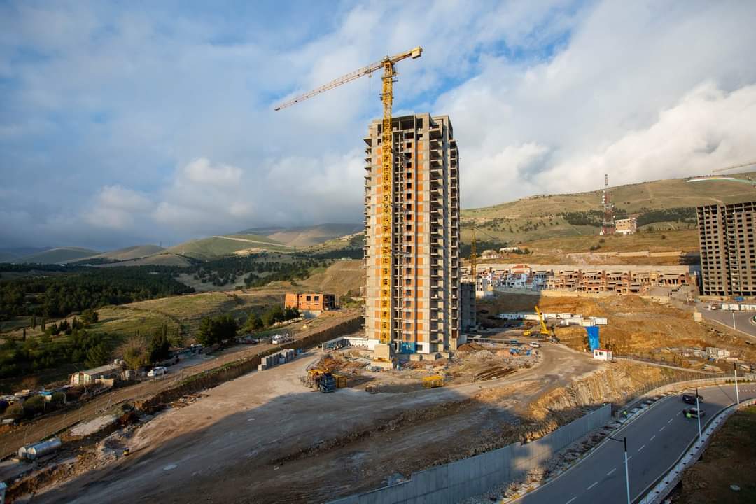 QaiwanGroup's tweet photo. City Towers locates in the green area of Dabashan and overlooks the beauty of Slemani
City Tower apartments consist of different areas (125m, 147m, 158m) 
Each building contains central gas and satellite system, heat and cold resistant system, firefighting system. https://t.co/ax0igLZ0YT