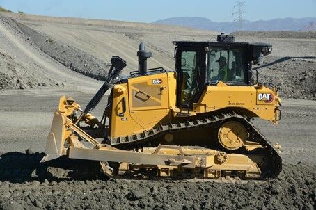 FinningNews's tweet photo. Today’s #ThrowbackThursday is a Cat® D6 XE sunning itself in Malaga in 2019.

Thanks Nick Drew from @@NickDrewMedia for tagging us! If you have a photo of sunnier times, we’d love to see it!

#DozingOffInTheSun #SunningMyself #LetsDoTheWork https://t.co/shsaW88SPm