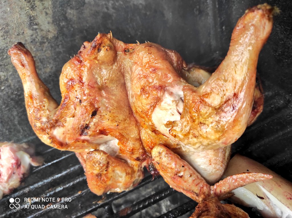 MunchDen's tweet photo. Easter is approaching, and we'd love to celebrate this special time with you &amp; your family.🥳

Simply follow @MunchDen  Like, RT this tweet &amp; comment #MunchDenLetsGetKuku to stand a chance to WIN one of the two full flame grilled chicken! Winners to be announced tomorrow @ noon. https://t.co/5VOVc7JiSo
