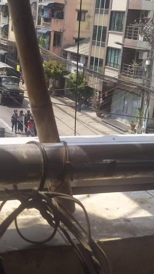 MayWinchester16's tweet photo. Massive force of military terrorists entered Baho road, Hleden, Yangon and violently abducted two civilians without any reason this morning at 10:35 AM.
SUPPORT FEDERAL ARMY 
#WhatsHappeningInMyanmar 
#Apr1Coup https://t.co/onUqzSKlH9