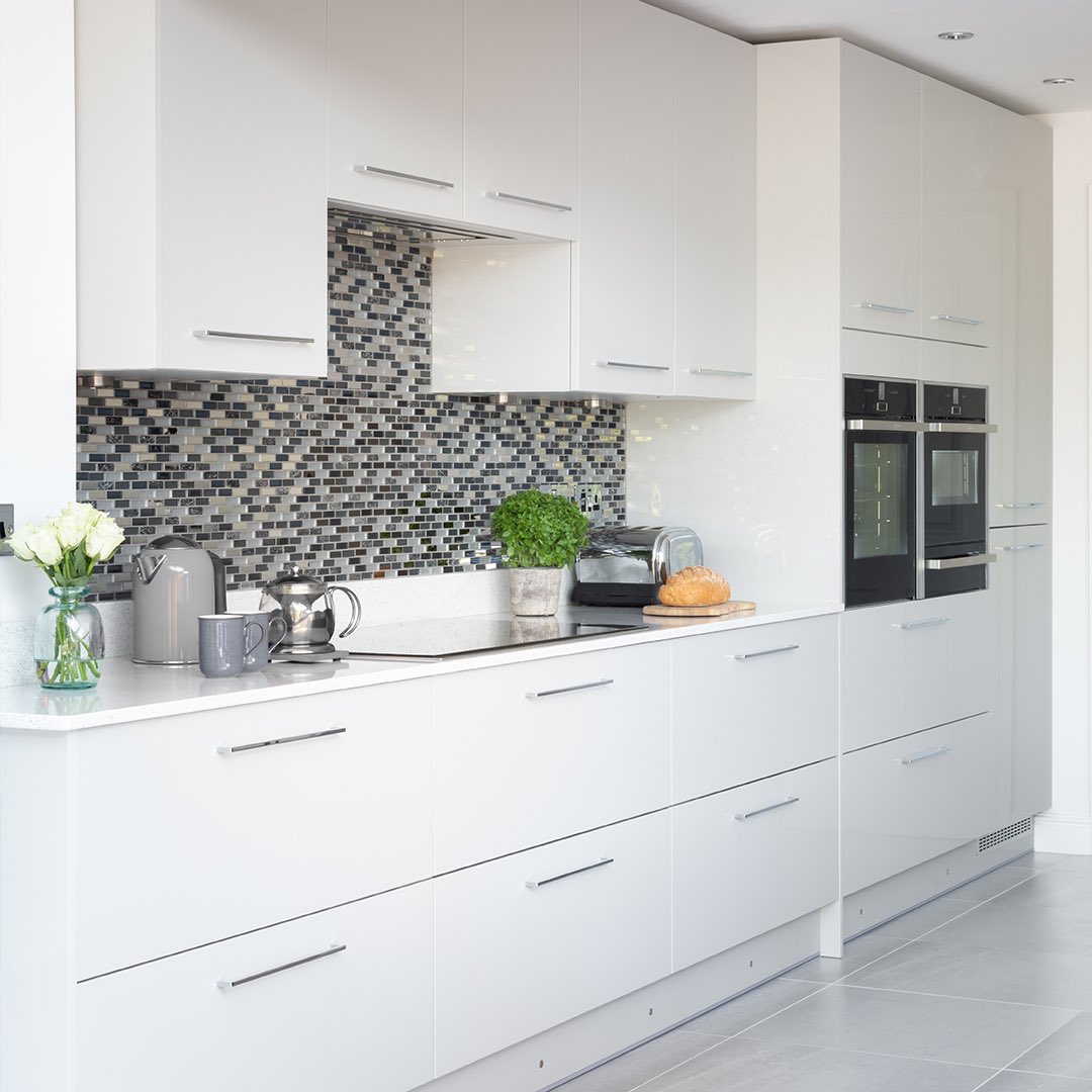 ElmviewInterior's tweet photo. This home mixes modern and traditional features to create a phenomenal eclectic space 👇

#masterclasskitchens #interiordesign #design #home #kitchendesign https://t.co/fuUgyl4qSN