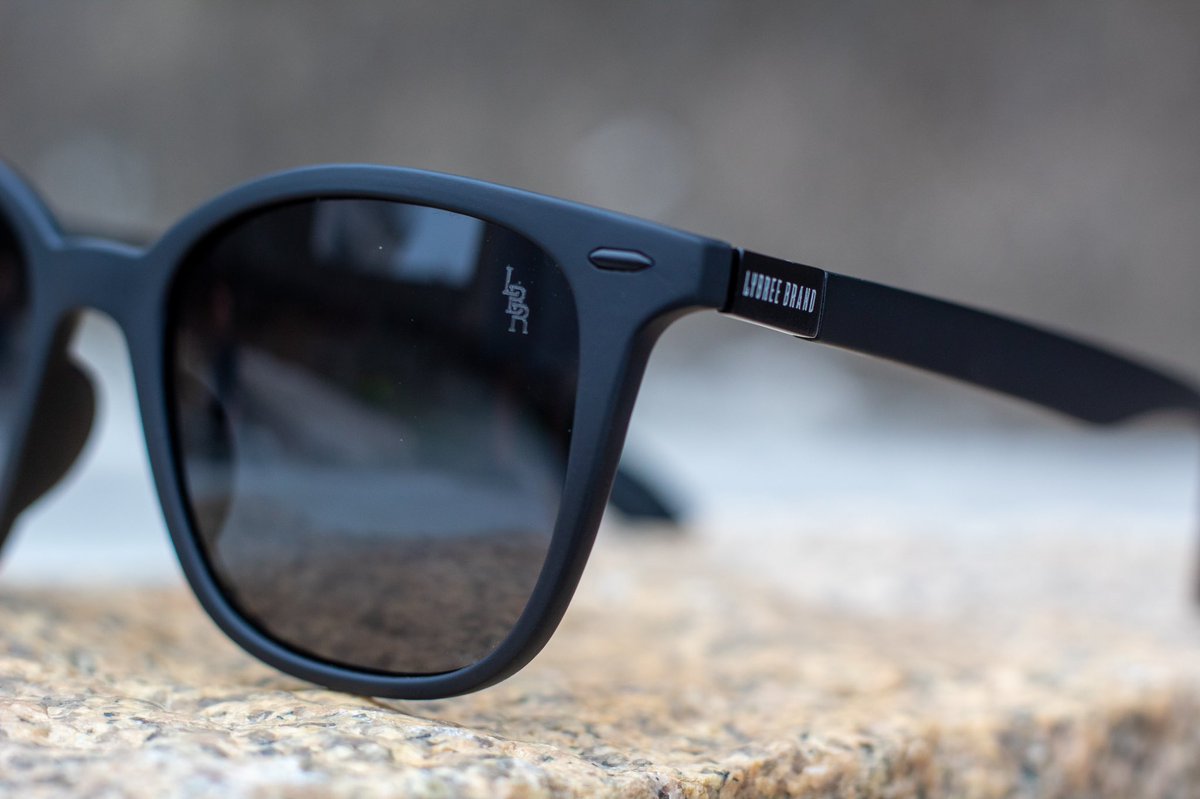 lybreebrand's tweet photo. O clássico e básico agora faz parte do nosso portfólio. Acesse: https://t.co/A1zFbpVFoo e saiba mais. 😎

#yourway #lybreebrand #Sunglasses https://t.co/7h5mJLOAob