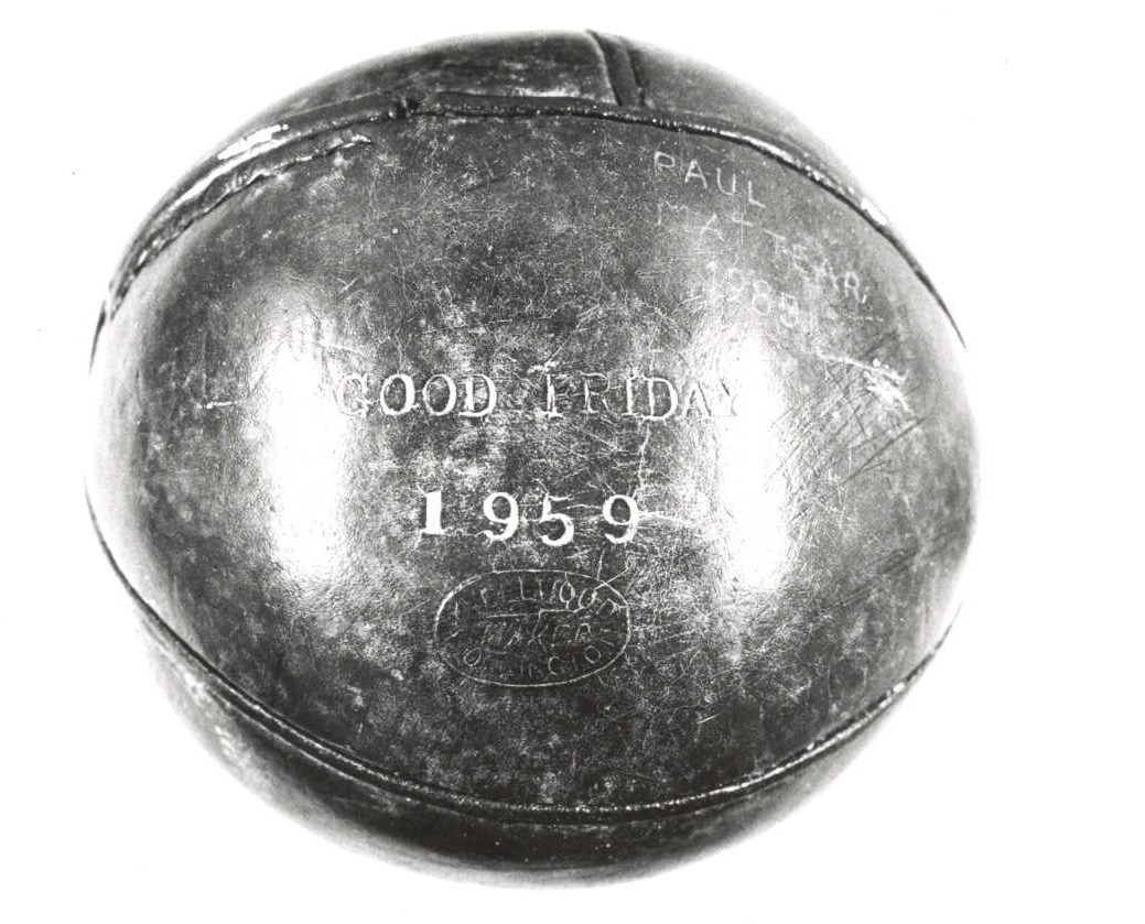 CumbriaArchives's tweet photo. Uppies and Downies is a Workington hand ball game traditionally played at Easter time. Here are some pics from #WhitehavenArchives of the leather balls in 1884 and 1959 along with past players from 1904 and the '90s #HBAHTraditions #Easter #SportingRivalries https://t.co/pDdJePgdyU