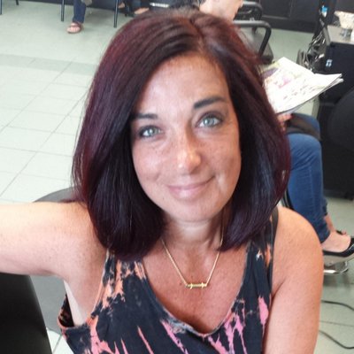 Today from 3-5 PM ET on @SXMCanadaTalks:

At 3:20, it's pop star, entrepreneur, and author <a href="/MiaMartina/">Mia Martina</a>. We chat about Boss Up Your Life: A Girl's Guide to Her Dream Career. 📚

At 4, it wouldn't be Thursday without her! <a href="/movi_boni/">Bonnie Laufer</a> has the scoop on the entertainment scene.  ⭐