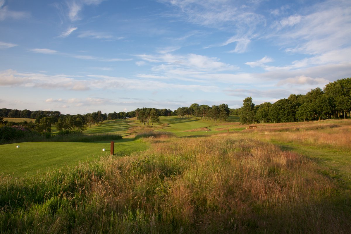 🚨 WIN 🚨 

To celebrate our links with Dr Alister MacKenzie and The Masters next week we're giving away a FREE FOURBALL – plus a pre-round bacon sandwich and fish &amp; chips after

To enter..

1️⃣ Follow <a href="/headingleygolf/">Headingley Golf Club</a> 

2️⃣ Retweet this

Entry closes Sunday April 11. Good luck!