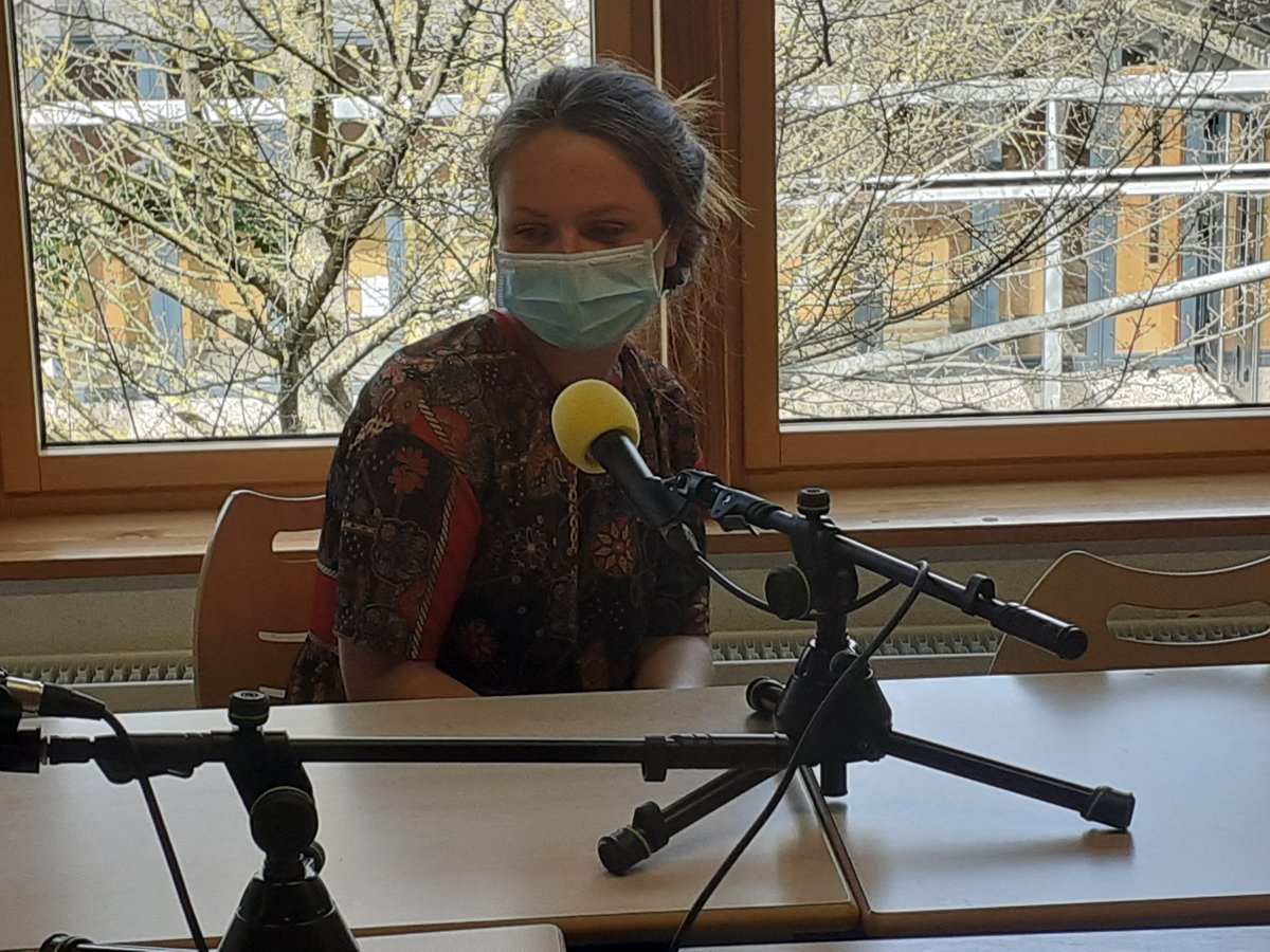 collegevangogh's tweet photo. Merci à Samia et Morgane d'@EDFBlenod qui ont répondu aux questions des jeunes journalistes d'@EcoRadio_VVG sur leur venue au @collegevangogh pour animer une @FresqueDuClimat avec des élèves de 4ème.

#ODD13 #Agenda2030 #AccordDeParis https://t.co/xYFQjgr6qR