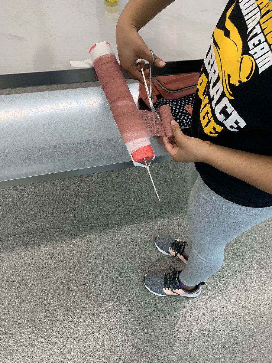 AliefVetScience's tweet photo. The rest of the Practicum classes and their bandaging skills at work yesterday...even virtually. https://t.co/yLitUZpl7C