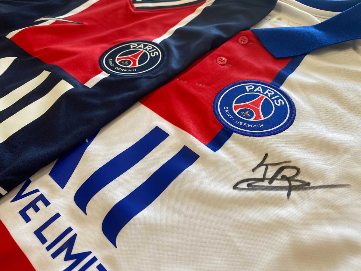 socios's tweet photo. This is not an April fools joke.

500 likes in 60 minutes and we giveaway a signed shirt of your choice. https://t.co/QF0OhT5fC9