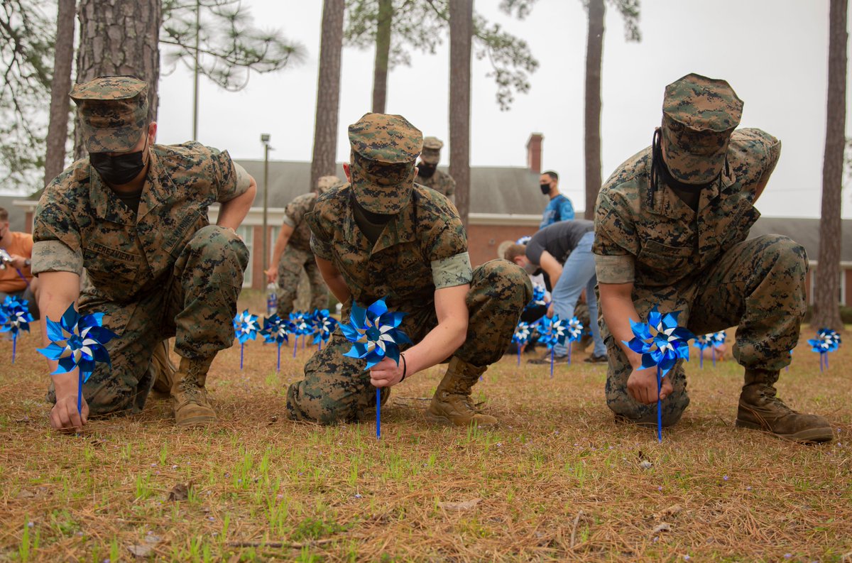 camp_lejeune's tweet photo. Pinwheel Planting for Child Abuse Prevention Month
Members of MCB Camp Lejeune planted pinwheels to raise awareness of Child Abuse Prevention Month and help prevent future child abuse.
#AllInToEndChildAbuse #MilitaryOneSource #ChildAbusePreventionMonth #PinwheelsForPrevention https://t.co/zY51L9BCHK