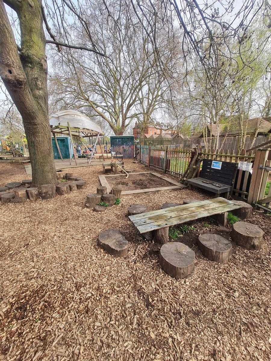 can_jam's tweet photo. Fantastic team training and building session at @spinneyclapham 🌱 Getting ready for a #summerofplay
🌈❤🧡💛💚💙💜
#naturalthinkers
#mudschool https://t.co/2Y9YAUEJHO