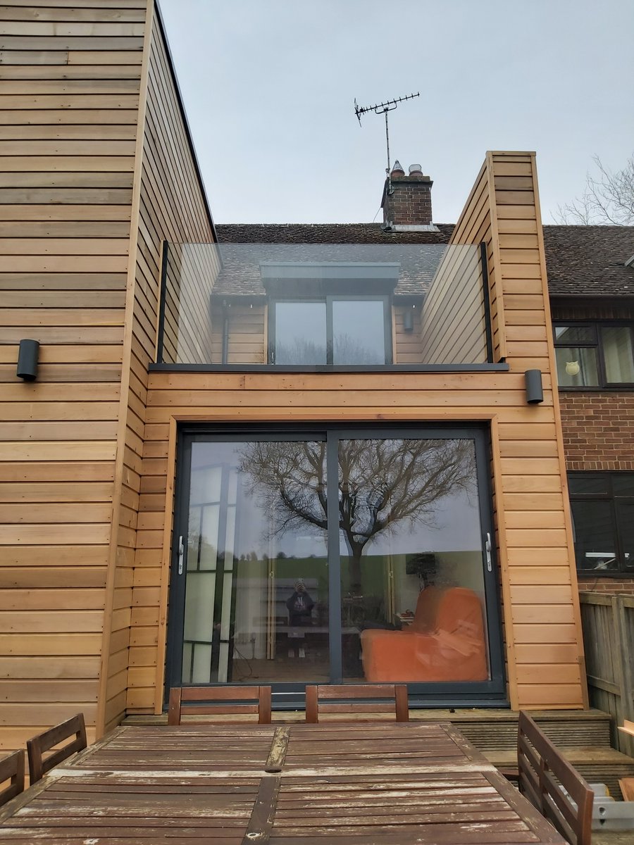 hodge_ltd's tweet photo. Another ongoing project. Customer wanted to add another floor to their existing extension, create a balcony area and then re-clad the exterior.
Really proud of how this has gone, I think you'll agree it looks stunning.
#LocalBuild #AntharciteAluminiumWindowsAndDoors #Cladding https://t.co/N0fFCdUSvd