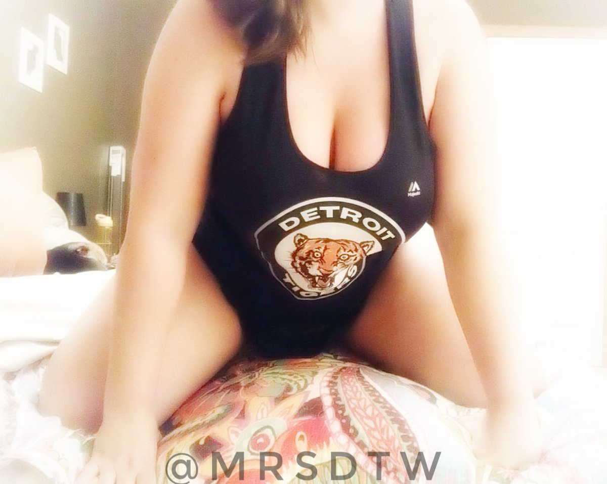 MrsDTW's tweet photo. Happy Opening Day! 🖤⚾️🖤 #MrsDTW https://t.co/dyo1nNbiHb