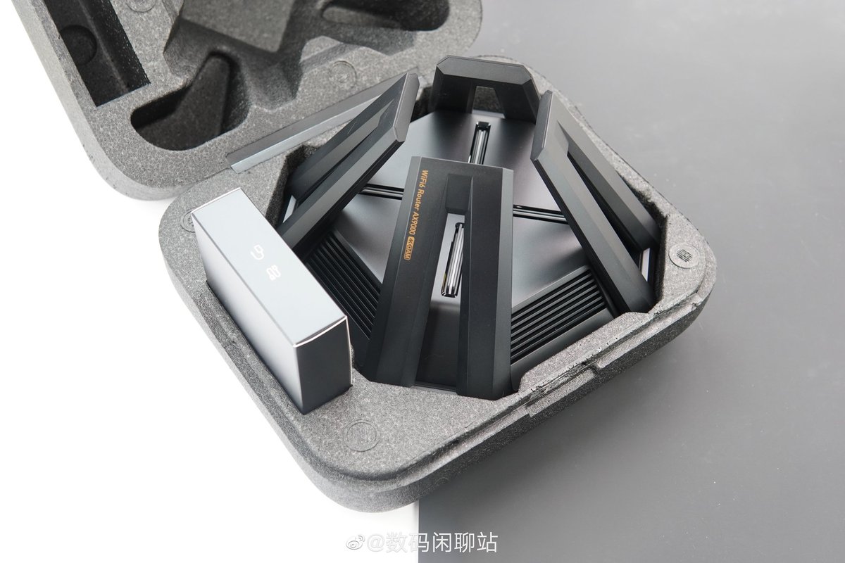 KoushalTiwari12's tweet photo. Xiaomi Wi-Fi 6 Router AX9000 Pictures.
#Xiaomi #MiRouter #MiRouterAX9000 https://t.co/FdGvbDG97a