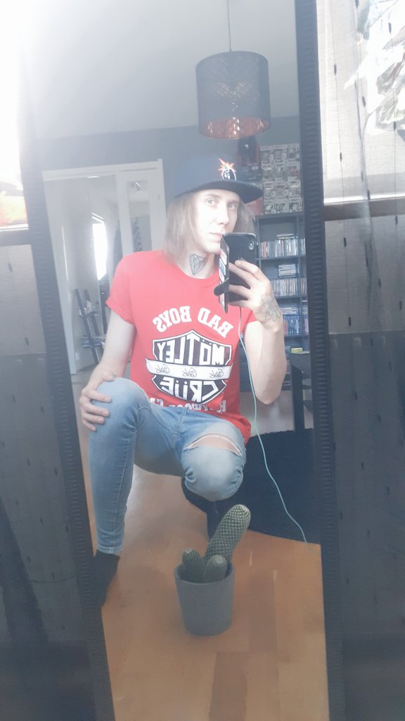 PigeonButt tweet media