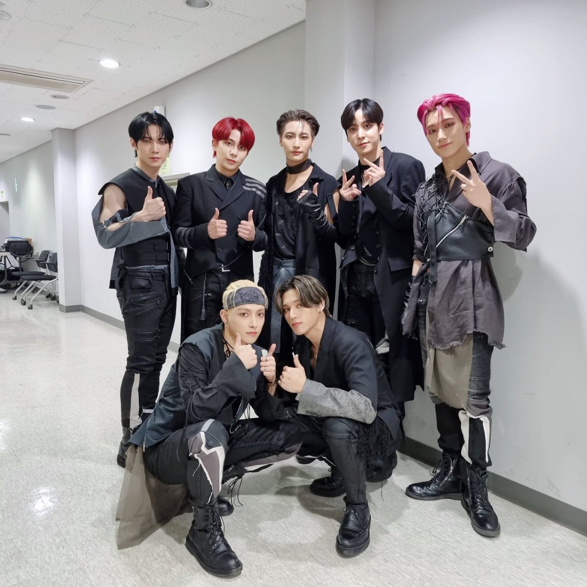 ATEEZofficial's tweet photo. [📷] TODAY ATEEZ
⠀
단 100초의 퍼포먼스로 에이티즈만의 색깔을 보여준 #킹덤 첫 대면식 무대!
앞으로 에이티즈가 어떤 모습으로 경연 무대를 준비할지 많이 기대해주시고
매주 목요일 저녁 7시 50분 킹덤에서 만나요👍

#TODAY_ATEEZ #ATEEZ #에이티즈 https://t.co/YEabRhTHKp