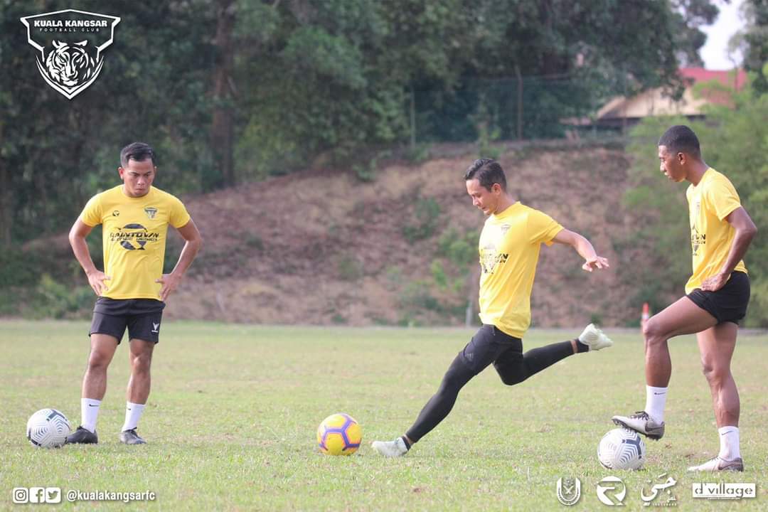 kualakangsarfc's tweet photo. Latihan hari ini merupakan latihan pertama yang disertai Faiz Subri setelah menyelesaikan urusan perpindahan ke Kuala Kangsar
Welcome Faiz Subri!!
_
#KKFC
#ROAD2M3
#NOFEAR
#GEMPOYEOPGEMPO
#KITAJAGAKITA https://t.co/SV7GMRNfOv