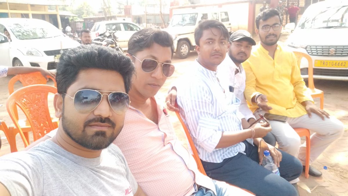 SaikatSahaBJYM's tweet photo. #আসন্ন #TTADC নির্বাচনে #আমতলী_গোলাঘটি কেন্দ্রের মনোনীত প্রার্থী শ্রদ্ধেয় #বিশু দেববর্মার সমর্থনে আজ বিশ্রামগঞ্জ মোটর স্ট্যান্ড গেরুয়া ময়।✌️✌️
ভারত মাতা কি জয়।🚩
বিজেপি জিন্দাবাদ।🙏
যুব মোর্চা জিন্দাবাদ।✌️
@BJYMNABADAL @BjpBiplab @Vikkiprasad https://t.co/UO7Du3othQ