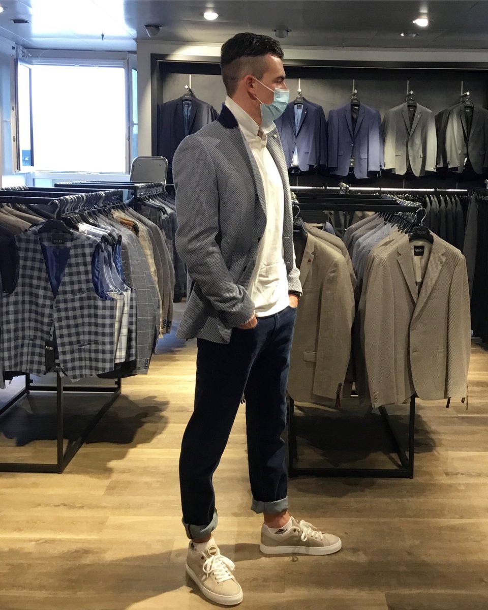 MATZENMODE's tweet photo. Starten auch Sie in den Frühling mit den neuen leichten Sakkos von Digel für den lässigen Business–Look! https://t.co/gLvYxfYmM1