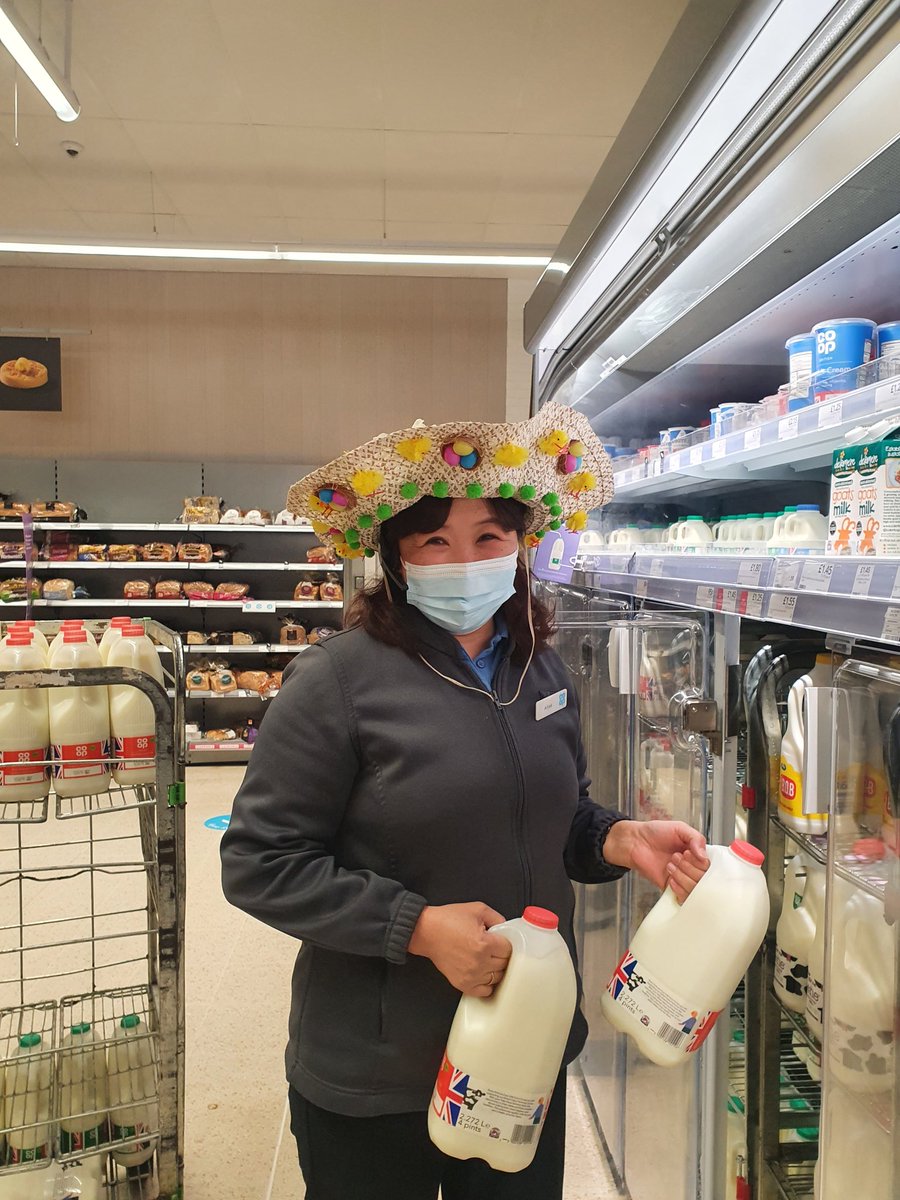 SabianeGrant's tweet image. Easter is in full swing here at Anglesea St store, we&apos;re supporting one of our local causes @WightBrain by wearing Easter bonnets, ears &amp;amp; wreaths.  @_westie1970 @Kat14090825 @ColinHayward20 @PeterBatt3 @coopuk @CoSandown #ItsWhatWeDo #TeamRyde #localcauses