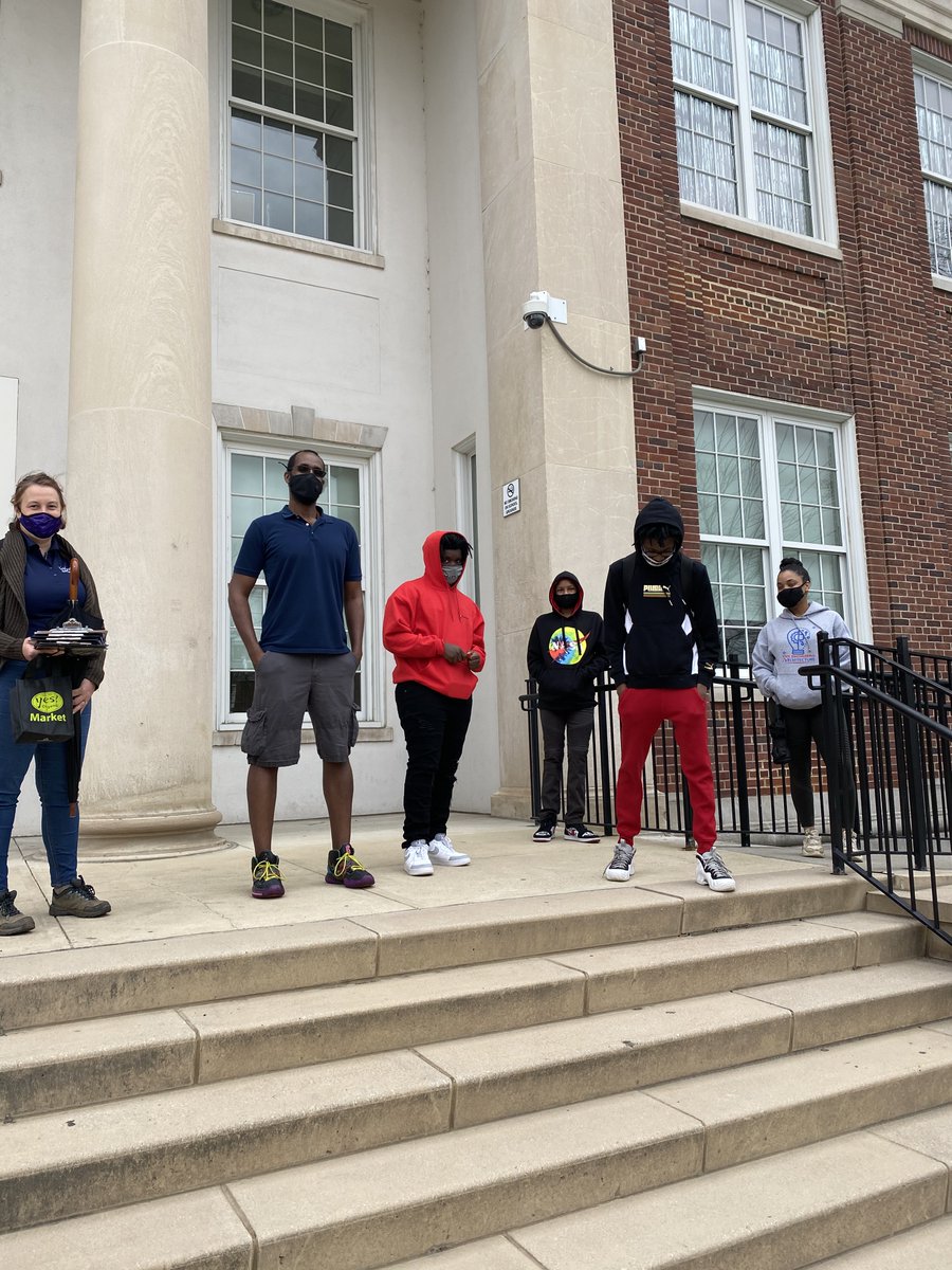 The_APYoung's tweet image. Thank you to @livingclassroom &amp;amp; @DOEE_DC for an amazing outdoor learning experience w/our IPL Civil Engineering students yesterday! Students are designing solutions to environmental concerns in their community! @AnacostiaHigh @AnacostiaNAF #anaxdesign  @DcpsLab @dcpublicschools