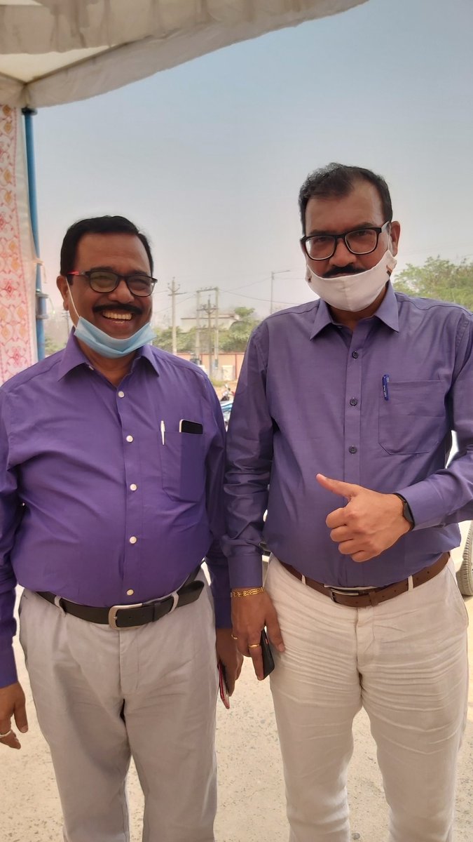 79dharaniMishra's tweet photo. #PurpleMen
Two district level dynamic officers of Subarnapur. @spsubarnapur Sitaram Satapathy and ADM Subarnapur Suryanarayan Dash in purple shirt. https://t.co/0azngvJC8l