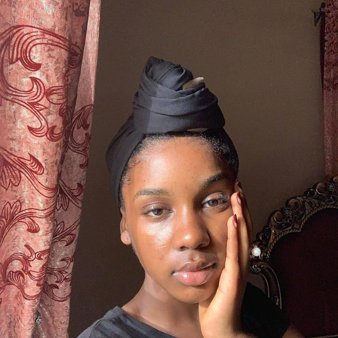 zeeshema3_'s tweet photo. April..🖤✨ https://t.co/mq8NPnbiEJ