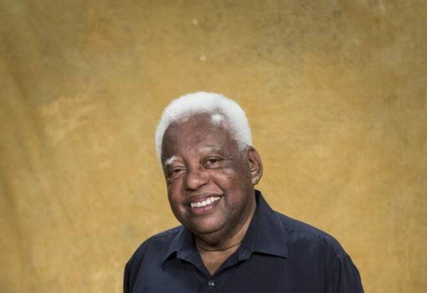 correio's tweet photo. Morre João Acaiabe, o Tio Barnabé do 'Sítio do Picapau Amarelo'.

A informação foi confirmada por amigos dele nas redes sociais.
https://t.co/7F8sAxkYKx https://t.co/EUGVsYoI4S