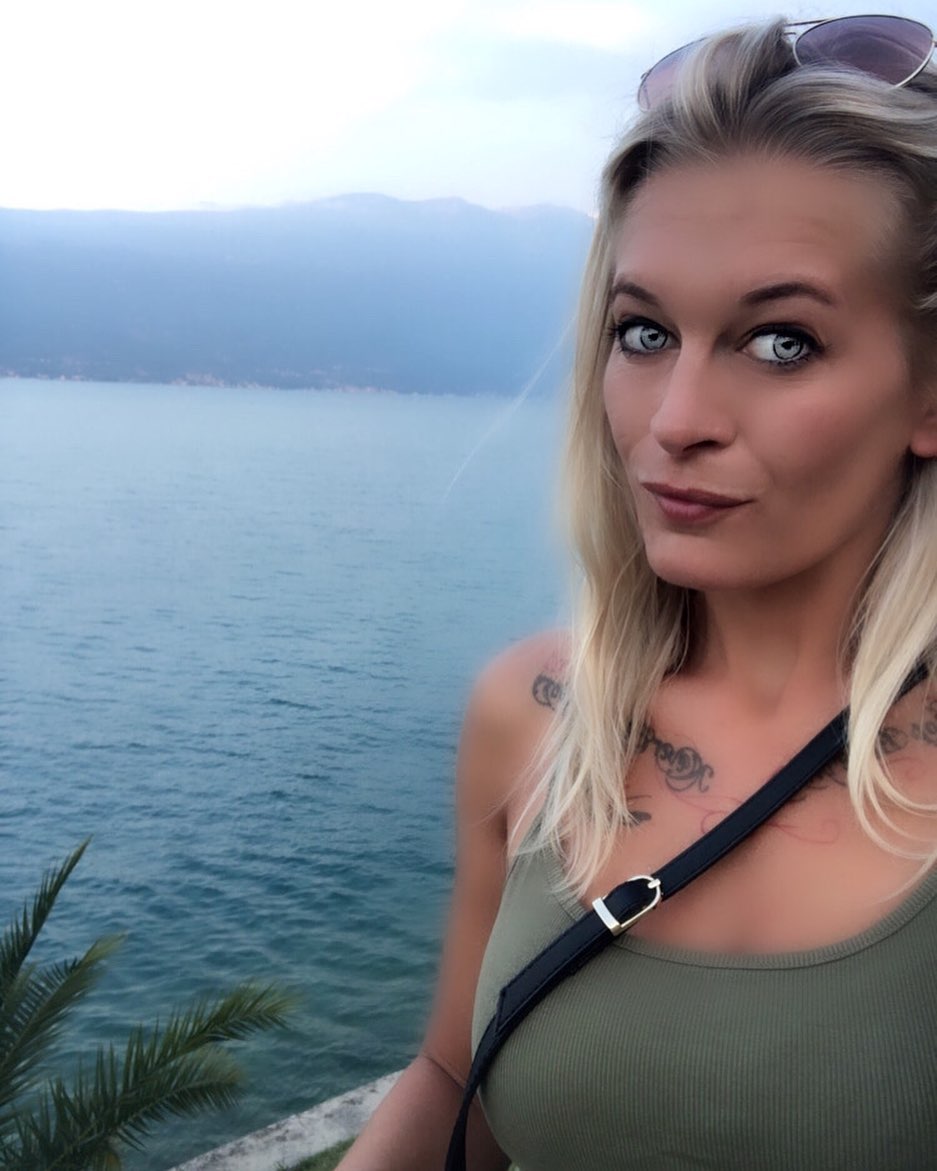 AmyClar19016537's tweet image. Good day living in my mind