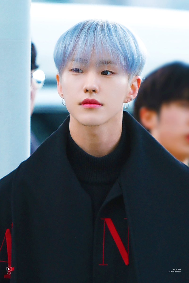 prestige_of_SVT's tweet photo. 166. Q. 자신감은 어디에서 오는지
A. '될 거다'라는 믿음을 갖고 살아왔고 실제로 꿈꿨던 것들이 이뤄지는 걸 겪은 덕분 아닐까요. 최근 본 책에서도 긍정의 힘이 진짜 존재한다더군요. 이왕이면 자신감을 갖고 긍정적으로 생각하는 게 ���잖아요, 더 좋은 쪽으로 생각하려고 노력하는 편이에요-#호시 https://t.co/NV9EqoMUWg