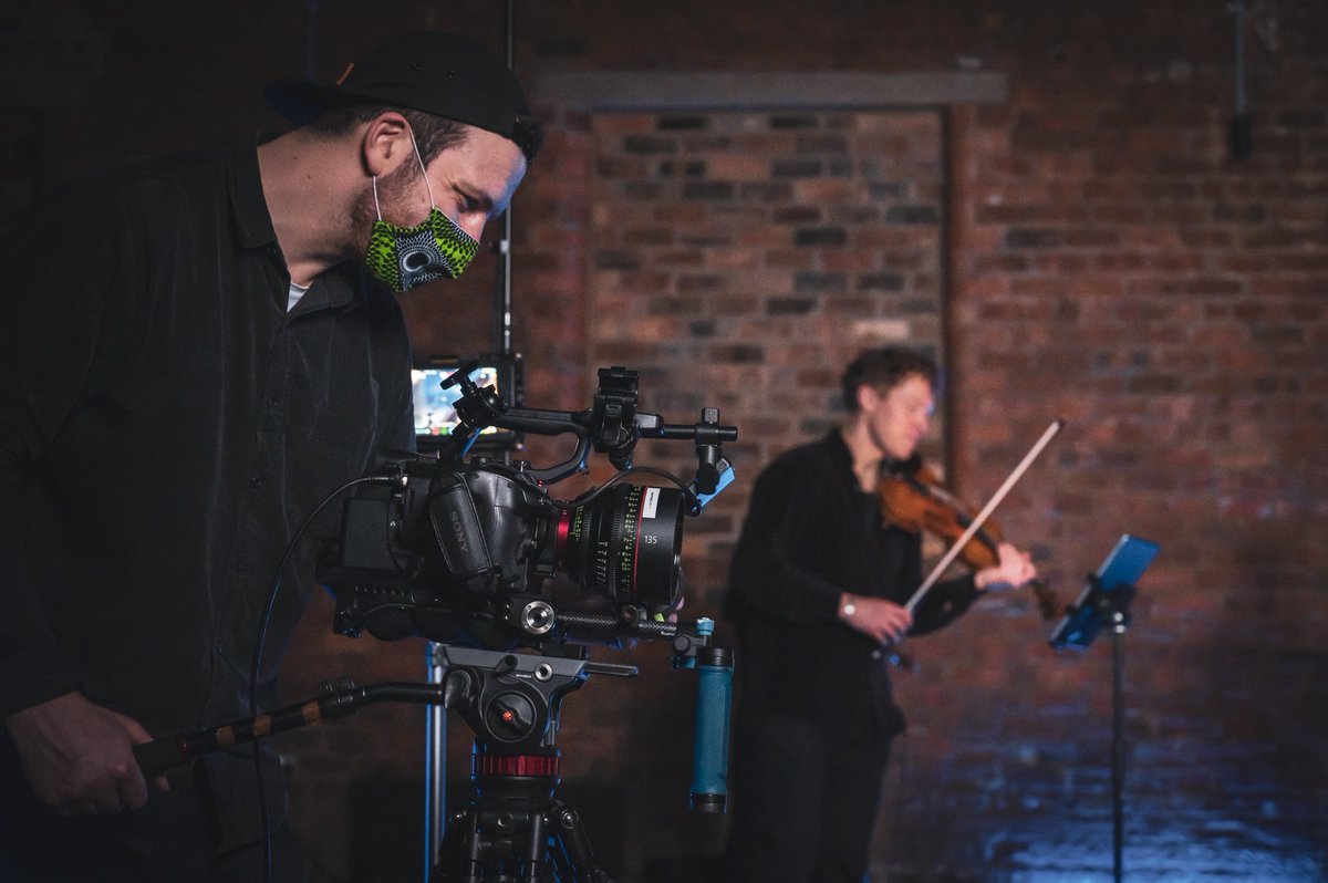 ScotEnsemble's tweet photo. 🎬Behind the scenes!🎬
A sneak peek from our filming of First Light, our online concert that signals our transition from darkness to brighter times. The film premieres on 29 April and will be available to watch online for 100 days. Tickets https://t.co/eh4RS5HgiO from £10 (+b/f) https://t.co/9JQPaMs0Pe