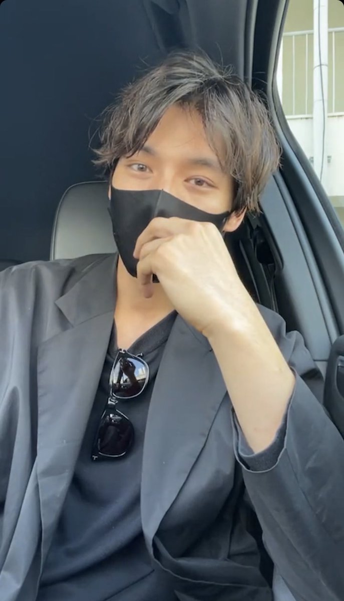 ট ইট র Hazuki 福士蒼汰くんインスタライブ アーカイブ見た イケメンは素の姿でもイケメンなんやなオーラありまくり サングラスと黒マスクやばい インスタでやってほしいこと 聞いてた 有名人とコラボの希望が多かったよ 福士くん流星くんとやって