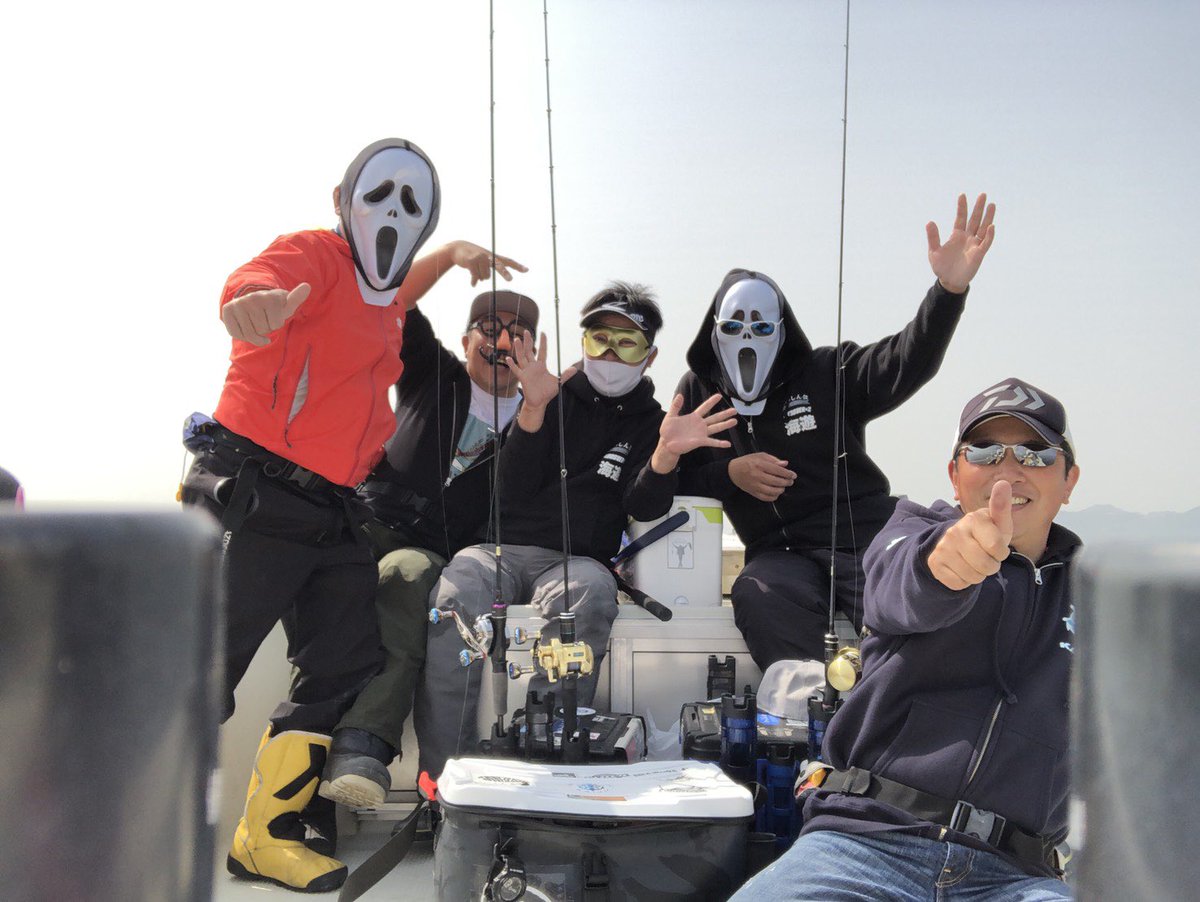 isshin_655's tweet photo. 2週間振りに鳴門海峡でタイラバ😊
またまた悪いキャプテンの仕込みで破茶滅茶💦でも、最高に楽しかった👍
#タイラバ https://t.co/bu5fH5FzJQ