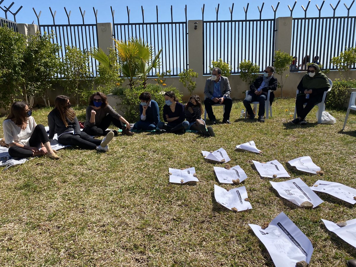 ACRundp's tweet image. Exchange on sense-making insights (52 interviews), areas of interest &amp;amp; positions to develop a portfolio of strategic options fostering systemic transformations in trust in institutions &amp;amp; in communities. @UNDPinTUNISIA joining l’util à l’agréable with #COVID constraints #DeepDemo