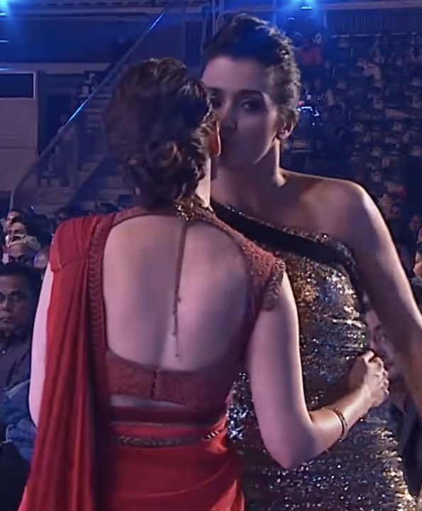 Ex48i6NUYAArhz0?format=jpg&name=900x900